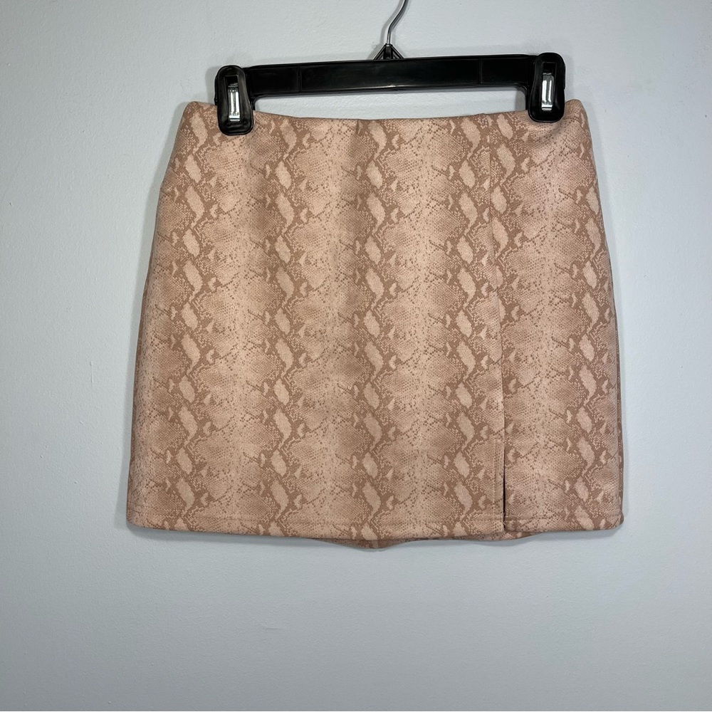 Akira Skirt Womens Small Pink Snakeskin Faux Stretch Mini Skirt Night Out Party